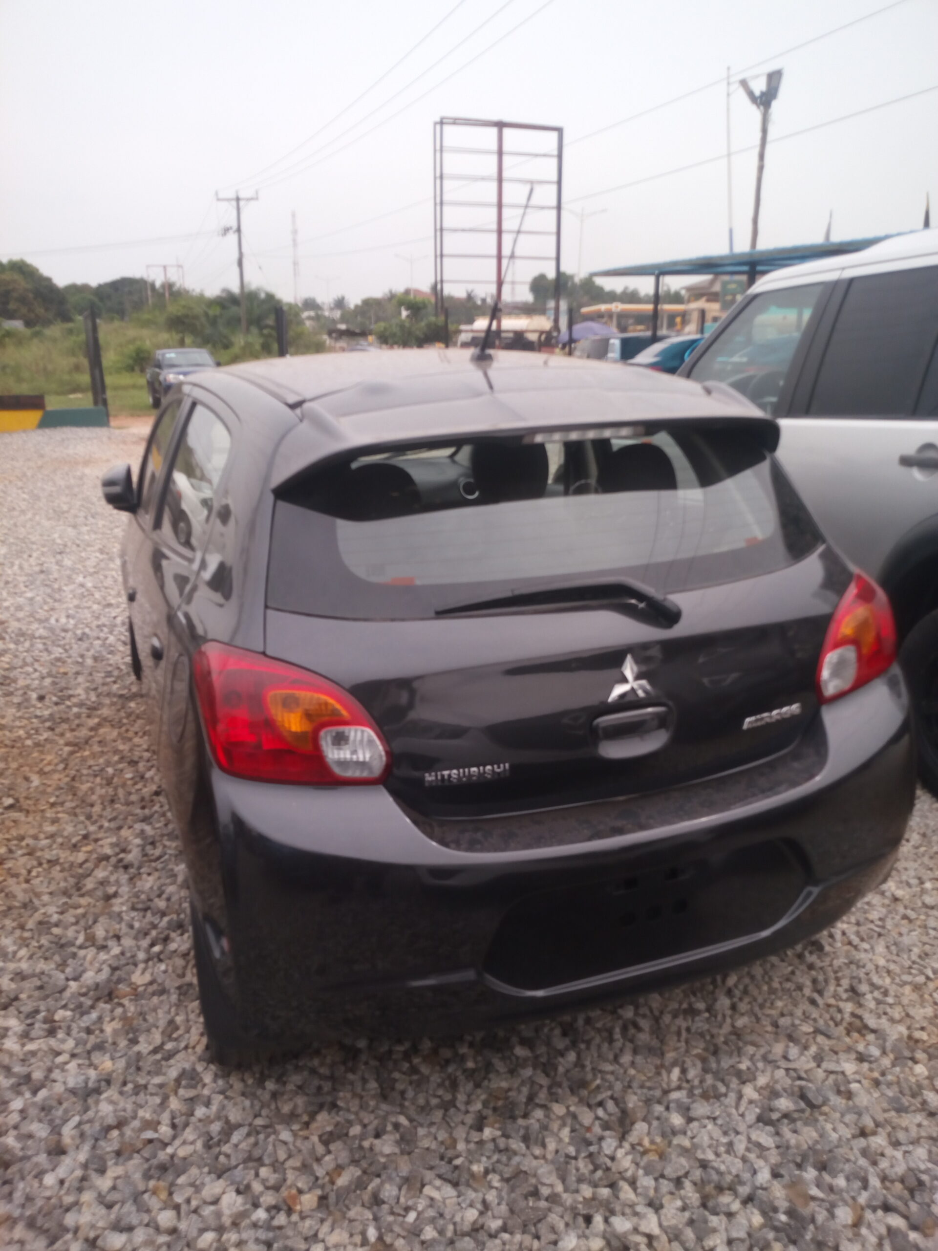 
								Mitsubishi Mirage ES Hatchback (2015) full									