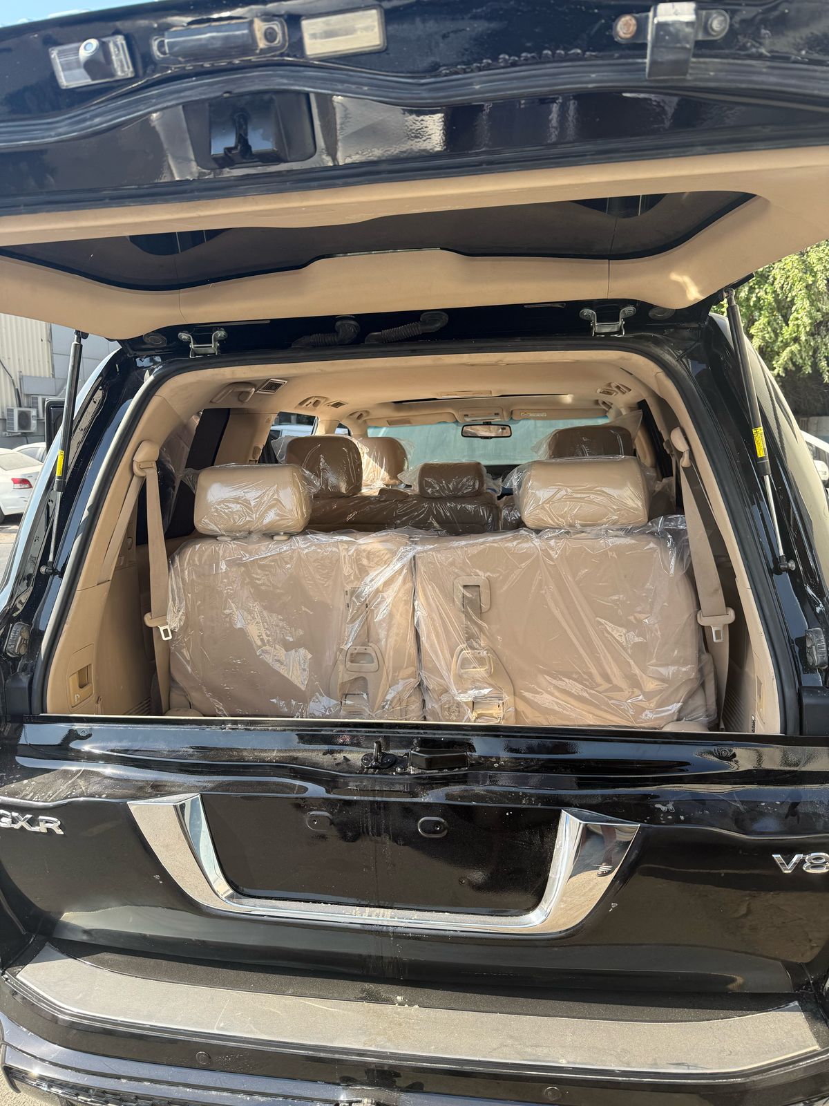 
								black Toyota Land Cruiser V8 GXR (LC200 series). full									