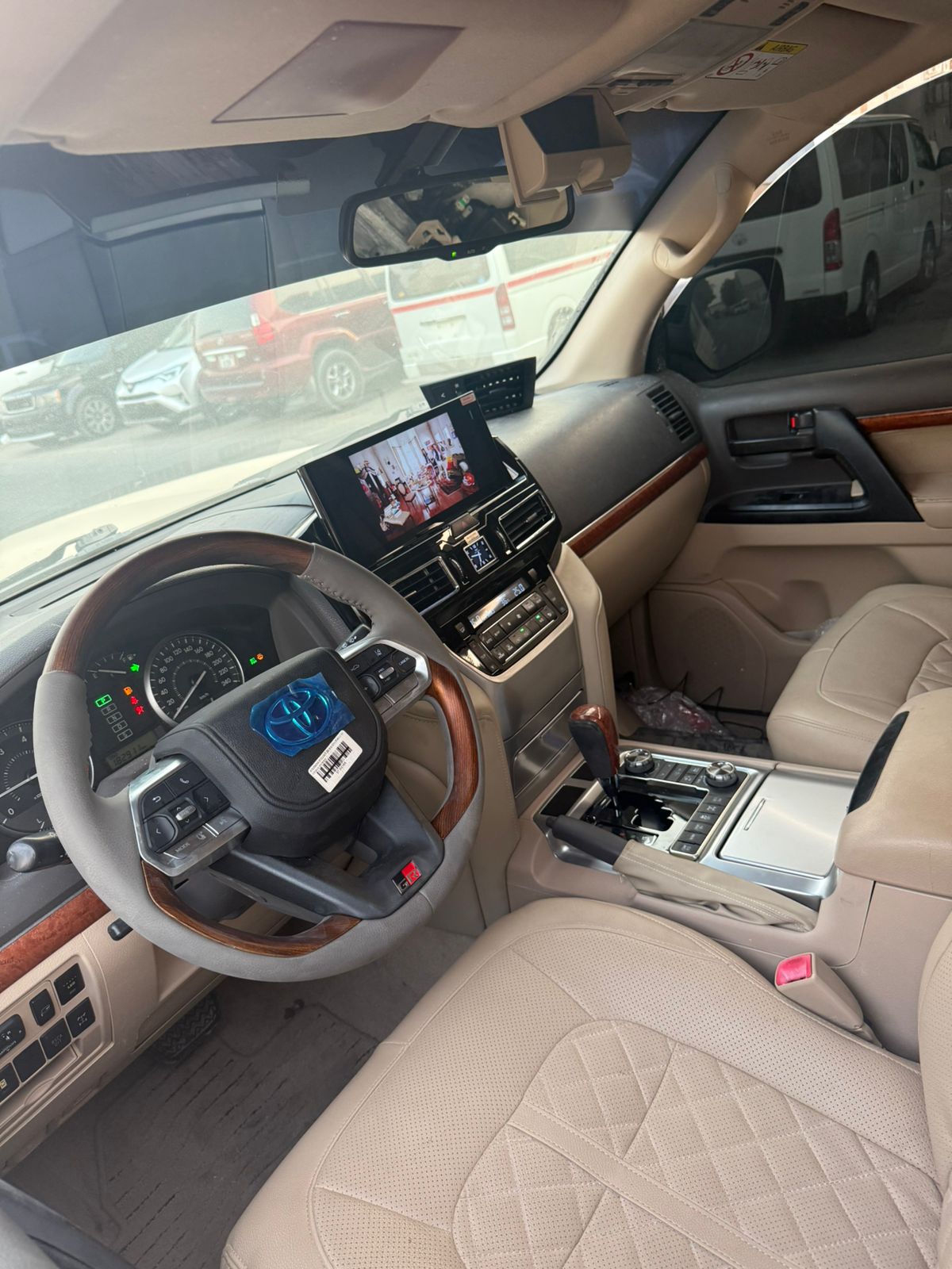 
								Toyota Land Cruiser Prado (2020) full									