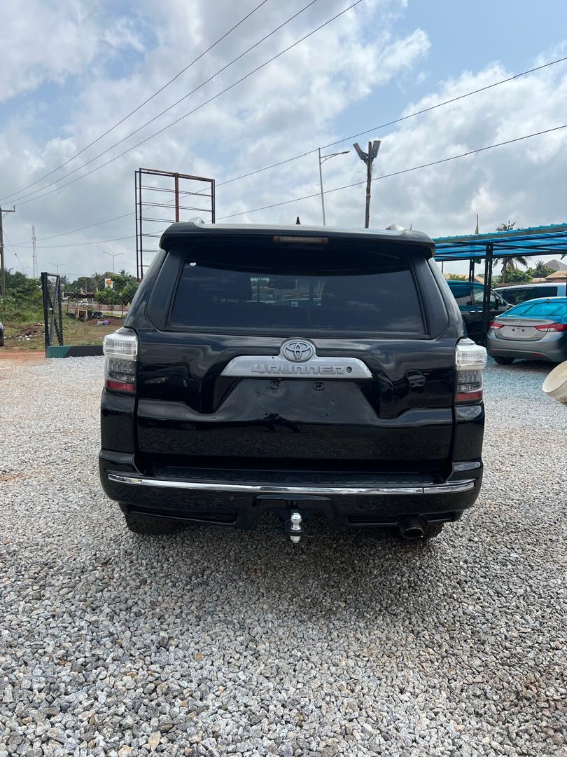 
								Toyota 4Runner (Mid-Size SUV) full									