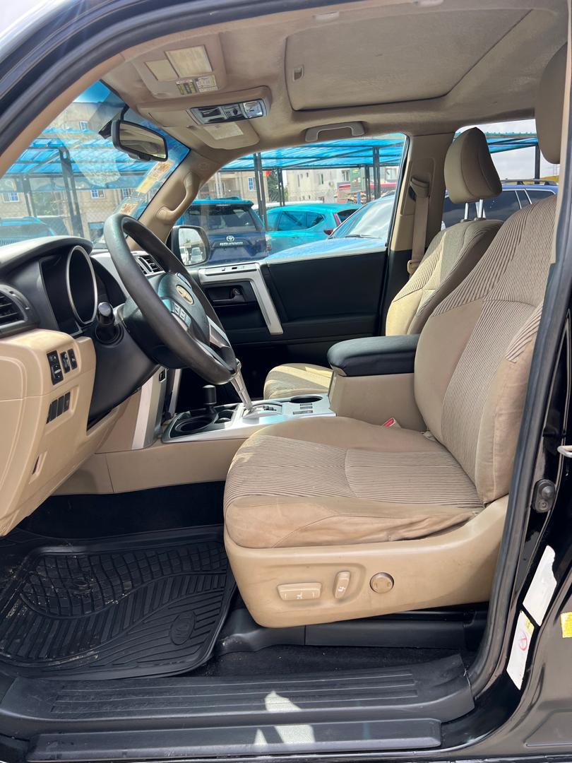 
								Toyota 4Runner (Mid-Size SUV) full									