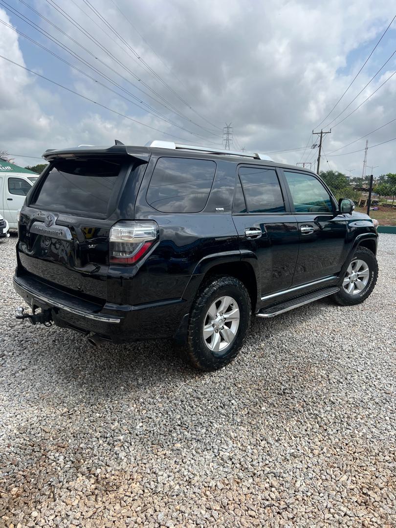 
								Toyota 4Runner (Mid-Size SUV) full									