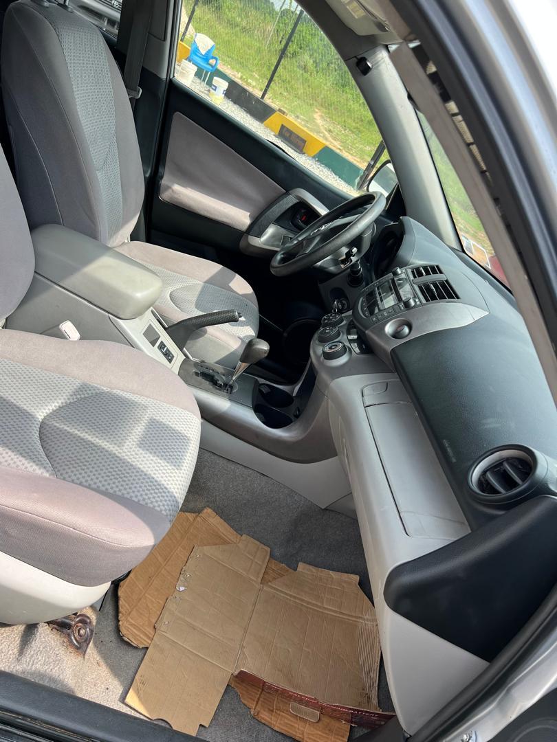 
								Toyota RAV4 (2008) full									